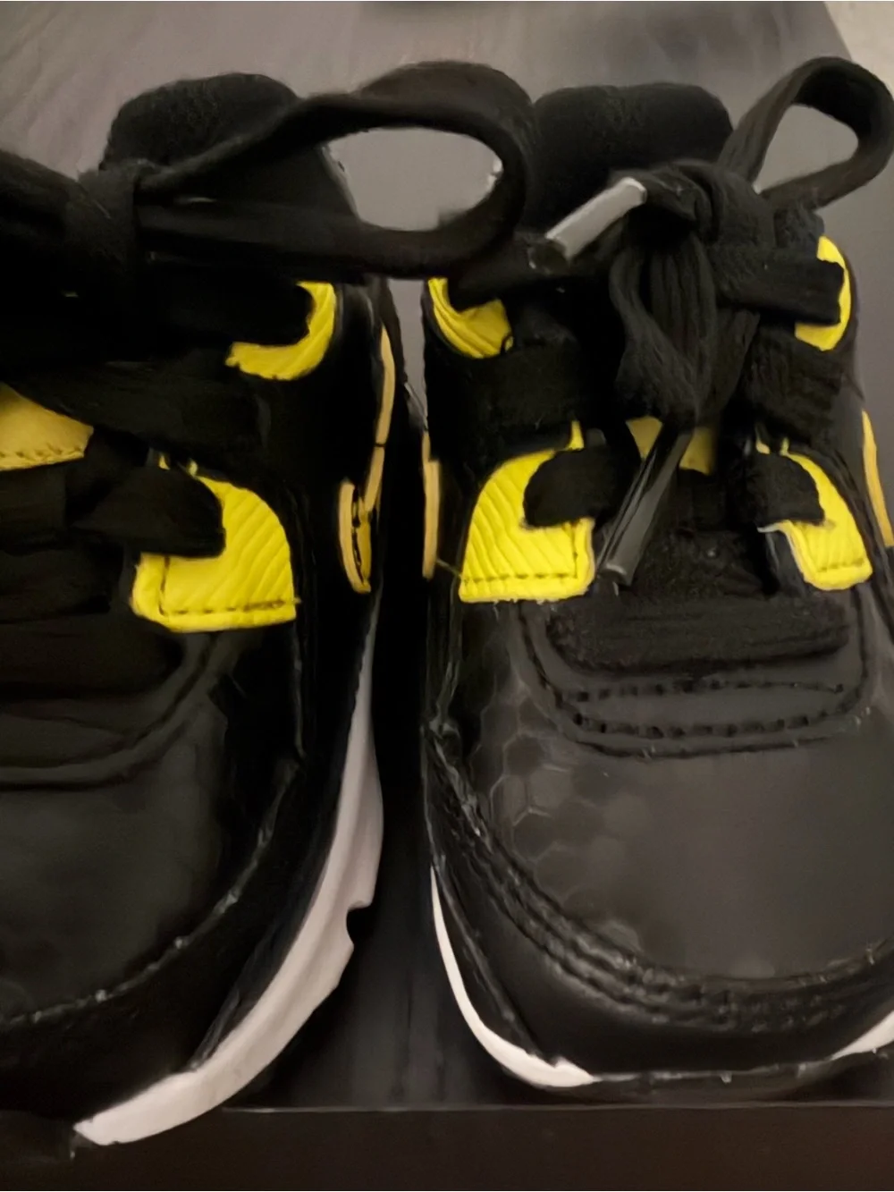 Nike bold black